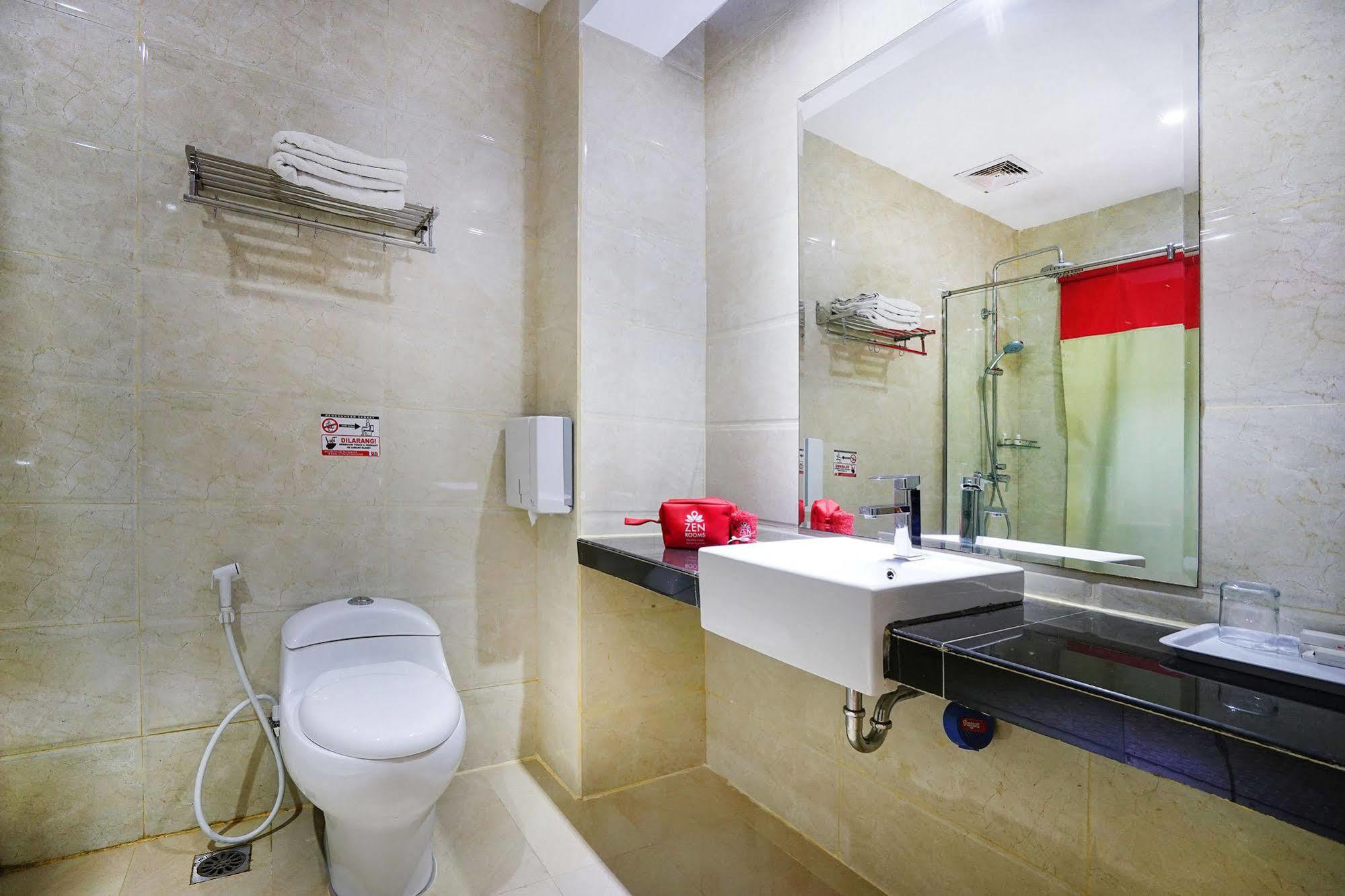 Zen Rooms Near Bcs Mall Penuin Batam Екстериор снимка