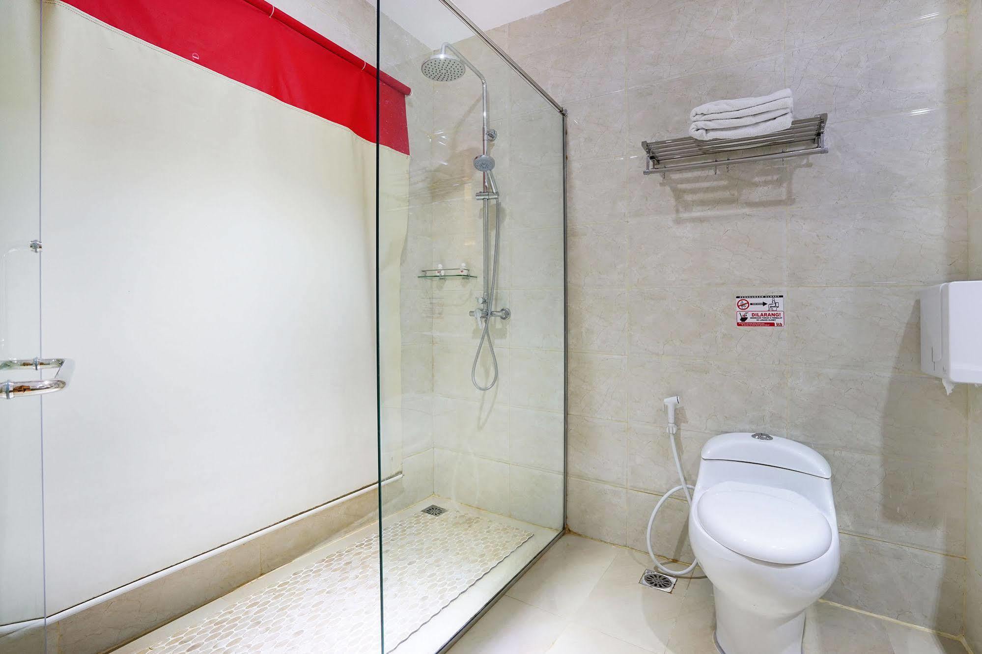 Zen Rooms Near Bcs Mall Penuin Batam Екстериор снимка
